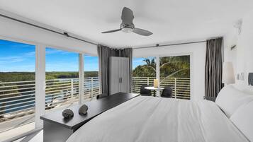 5 bedrooms, travel crib, WiFi, bed sheets