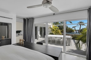 5 bedrooms, travel cot, WiFi, bed sheets