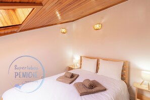 2 chambres, fer et planche à repasser, accès Internet, draps fournis