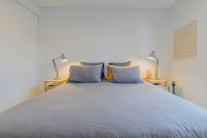 2 bedrooms, WiFi, bed sheets