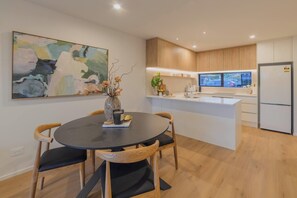 Dining - Charming Getaway on Gloucester Street (Christchurch)