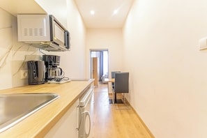Private kitchenette - 9BR Apts in the Heart of Vienna (Vienna)