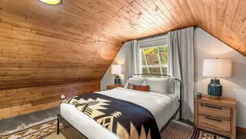 3 Schlafzimmer, Schreibtisch, Bügeleisen/Bügelbrett, Reisekinderbett