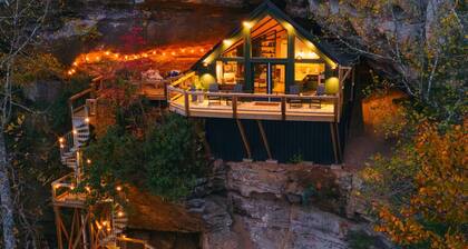 NEW Cliffside Unique Stay | Hot Tub | Steam Shower