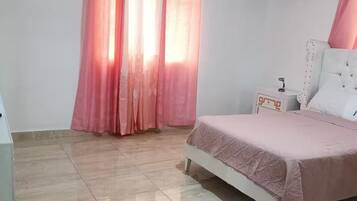 3 bedrooms, WiFi, bed sheets