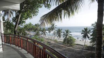 Habitación ejecutiva, balcón, vista al mar | Área de sala de estar | Impresora