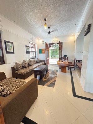 Reception - THAYIL KADALORAM  (Kovalam)