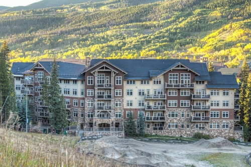 Ski-In/Ski-Out Condo with Outdoor Pool & Hot Tub!