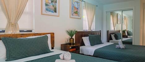 4 bedrooms, iron/ironing board, bed sheets