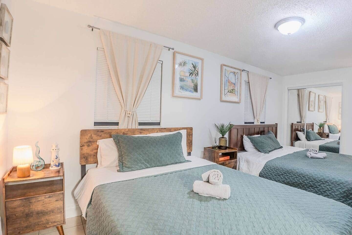 4 Schlafzimmer, Schreibtisch, Bügeleisen/Bügelbrett, WLAN