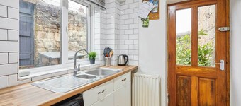 Host Stay The Reading Room