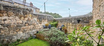 Host Stay The Reading Room