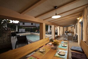 Outdoor dining - Holiday house Katarina (Šajini)