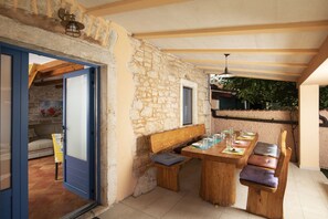 Outdoor dining - Holiday house Katarina (Šajini)