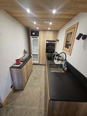 Private kitchen - Luxury chalet in Praz-sur-Arly - 4 bedrooms-8 pers- near village center (Praz-sur-Arly)