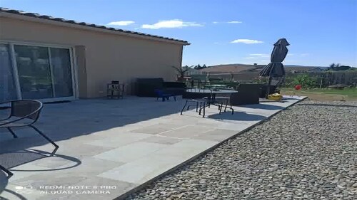 House in the Cévennes foothills for up to 8 people "in fine weather" Pets welcome