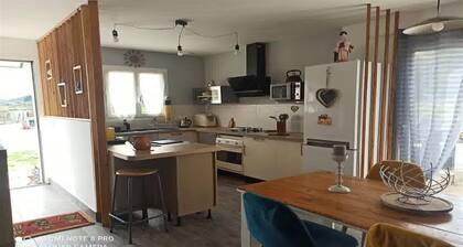 House in the Cévennes foothills for up to 8 people "in fine weather" Pets welcome