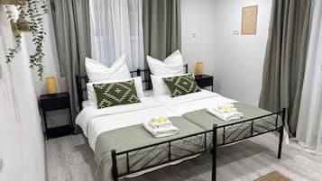 BĂŒgeleisen/BĂŒgelbrett, WLAN, BettwĂ€sche