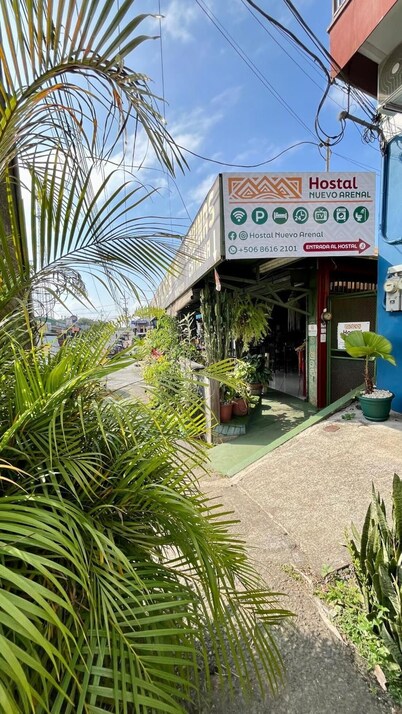 Room-hostal Nuevo Arenal Central Locat
