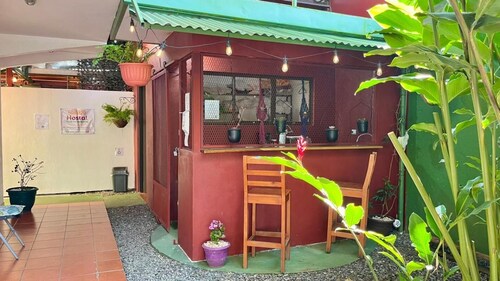 Room-hostal Nuevo Arenal Central Locat