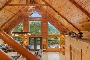 Smart-TV, peis, videospill og fotballspill