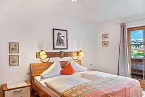 WiFi, bed sheets - Apartment 'Wettersteintraum' with Mountain View, Balcony and Wi-Fi (Mittenwald)