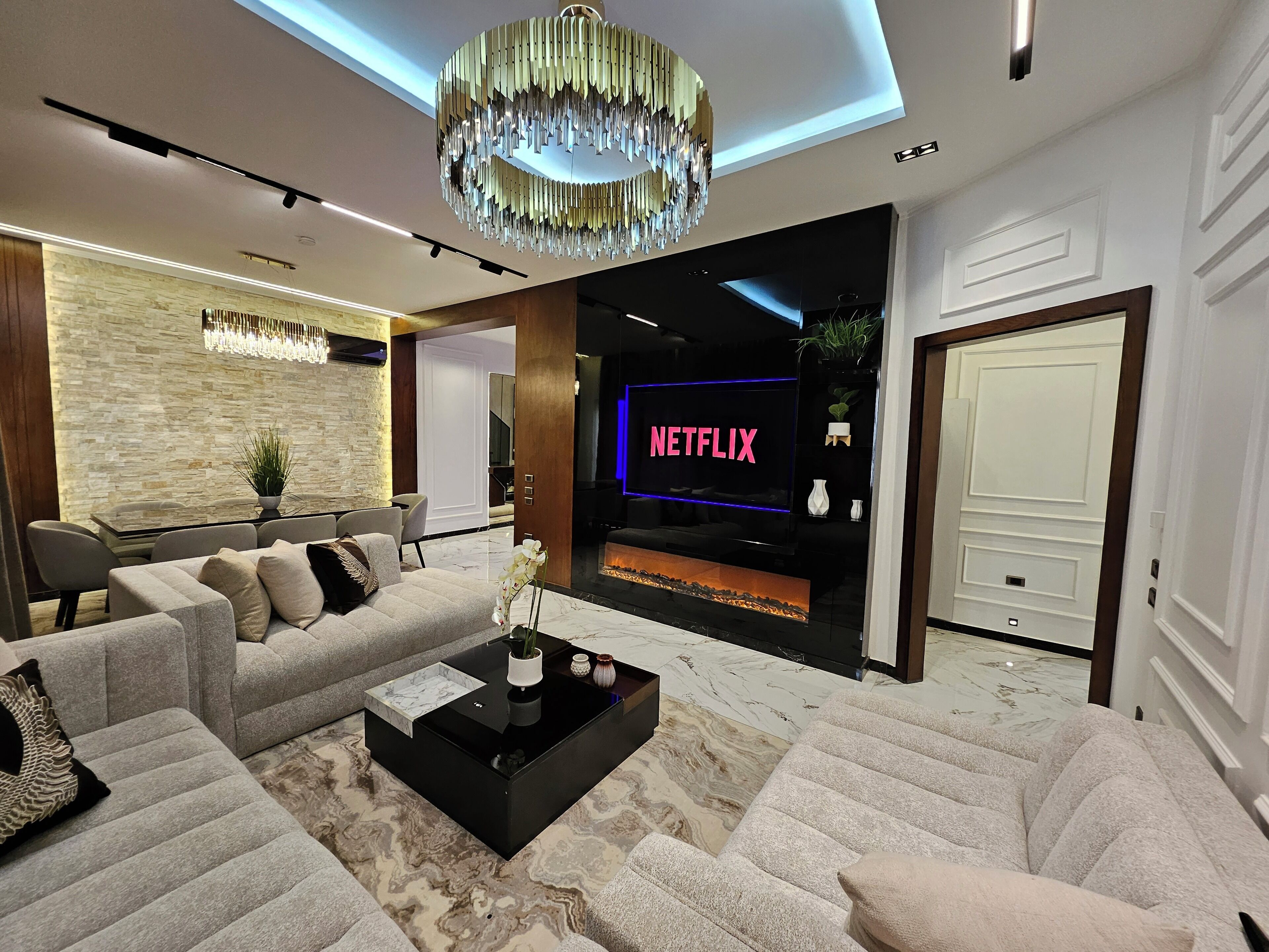 TV connectée, cheminée