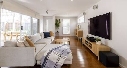 Modern 3BR Executive Townhouse in CBD, Mibnb