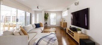 Modern 3BR Executive Townhouse in CBD, Mibnb