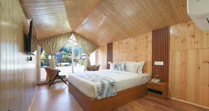 Hotel Skyline, Manali - Walking to Mall Road, Centrally Heated