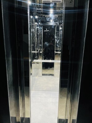Sábanas de algodón egipcio, ropa de cama de alta calidad y minibar