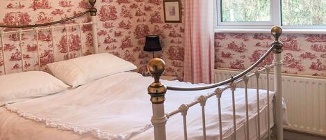 4 Schlafzimmer, Bügeleisen/Bügelbrett, kostenloses WLAN, Bettwäsche