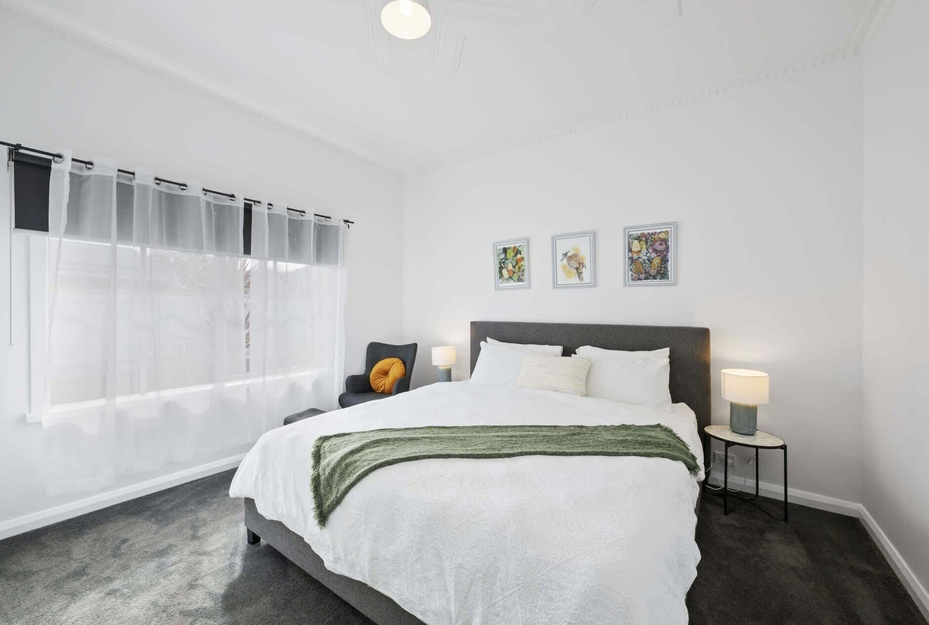 3 bedrooms, iron/ironing board, WiFi, bed sheets