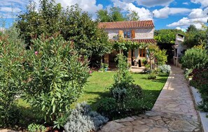 Exterior - Stunning home in Visnjan (Visnjan)