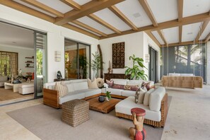 Villa | 6 bedrooms, Internet