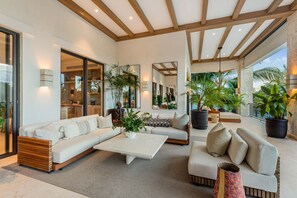 Villa | 6 bedrooms, Internet