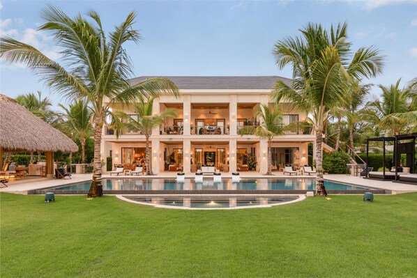 Villa | 6 bedrooms, Internet - Luxury Golffront Villa With Pool in Puntacana (Punta Cana)