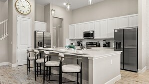 Hus | 15 soverom og internett