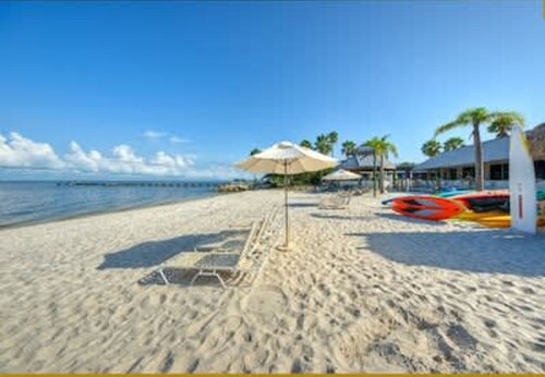 Palm Terrace Waterfront Htd Pool Hot Tub Tennis