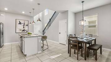 House | 6 bedrooms, Internet