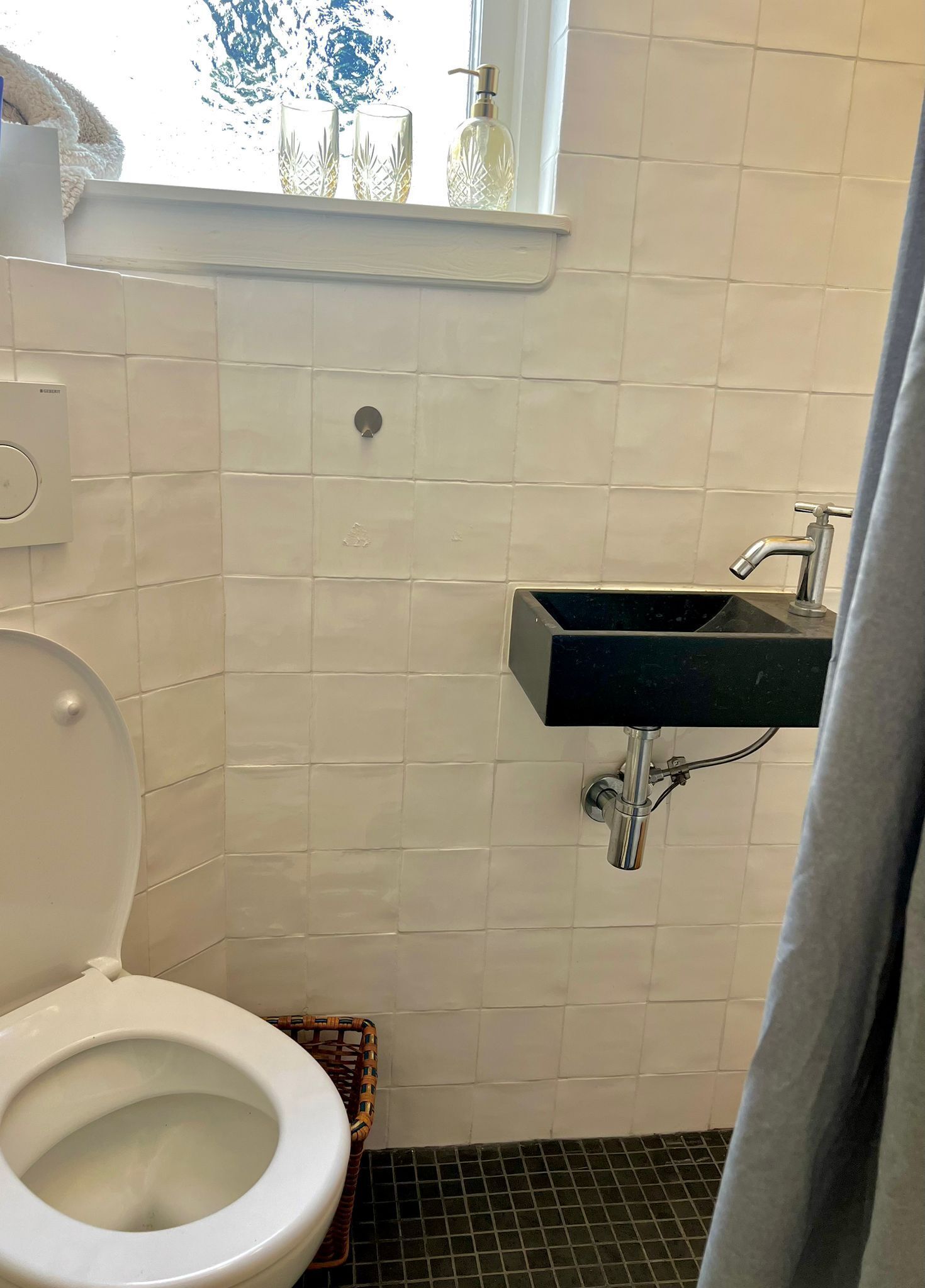 淋浴设施、吹风机、毛巾、肥皂