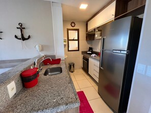 Micro-ondes, four, plaque de cuisson, lave-vaisselle