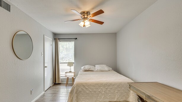 Interior - Walk to Lower Greenville: Couples & Work Retreat (Dallas)