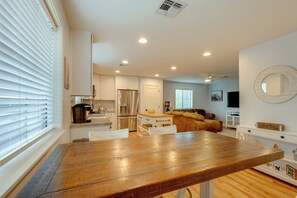 Apartment (1 Bedroom) | Interior - Snowbird Haven! 8 Mi to ASU & Dtwn Tempe (Tempe)