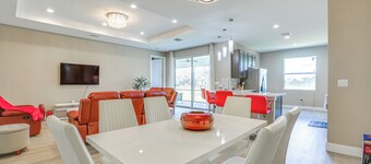 Game Tables & Screened Patio: Spacious Naples Home