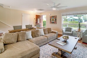 House (4 Bedrooms) | Interior - Waterfront Clear Lake Home w/ Game Room & Deck! (Upper Lake)