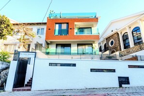 Front of property - La Casa Marina Suites & Rooms (Fethiye)