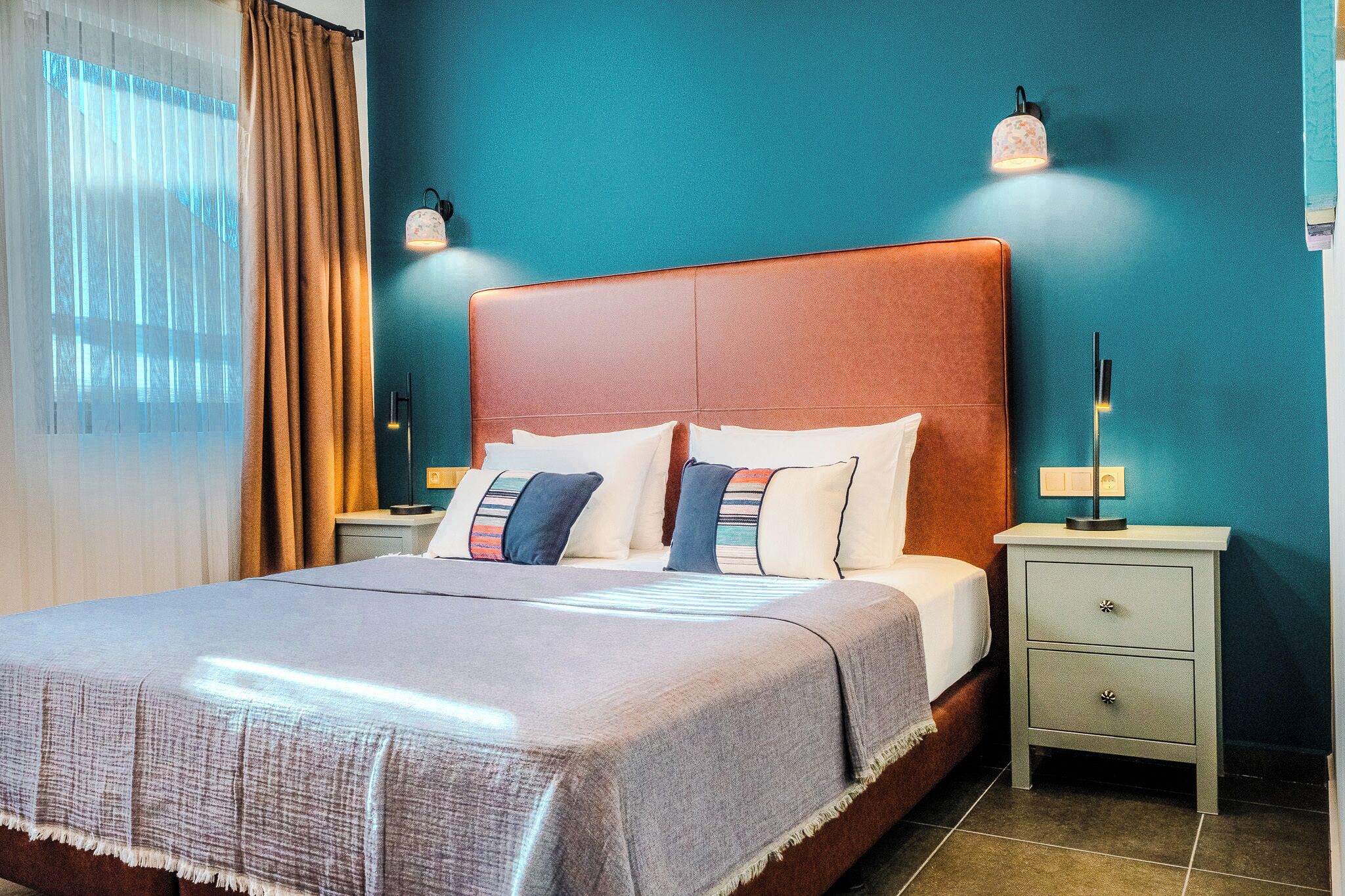 Suite Superior, pemandangan gunung | Seprai katun Mesir, seprai premium, minibar gratis, dan brankas