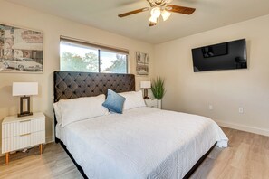 Apartment (2 Bedrooms) | Interior - 2 Mi to UF Campus: Modern Condo w/ Pool Access! (Gainesville)