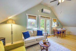 House (1 Bedroom) | Interior